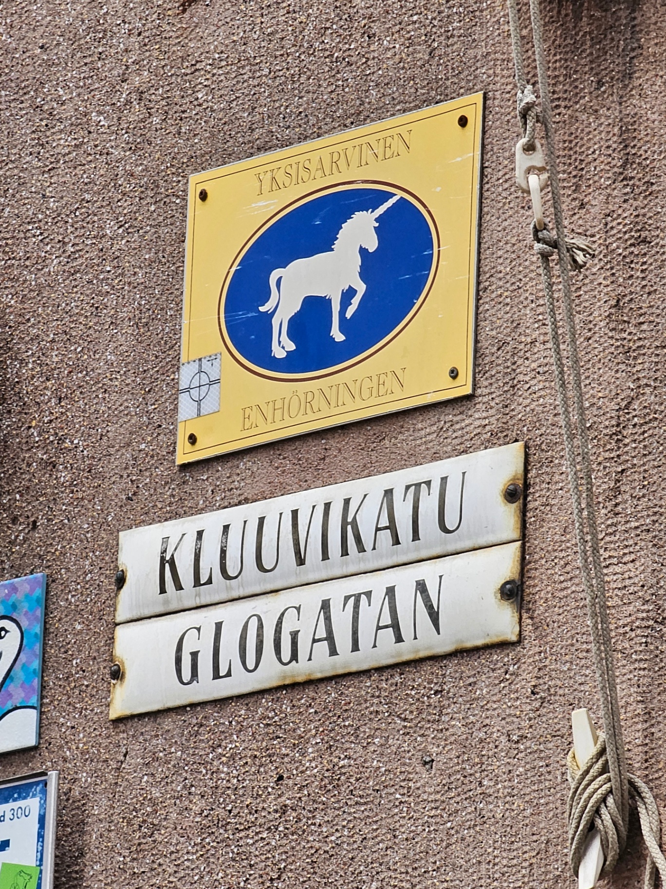 Unicorn street plaque in Helsinki